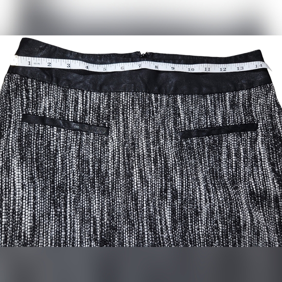 Calvin Klein Tweed Pencil Skirt with Faux Leather Trim Size 4 - Picture 5 of 10